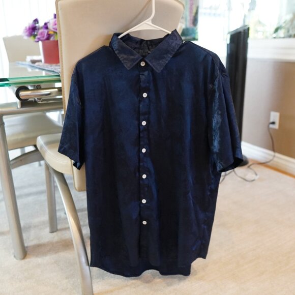 BRAND NEW - Blue Button Down Short Sleeve - Large - Hooyi - Picture 1 of 2